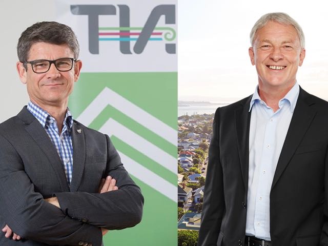 Chris Roberts v Phil Goff: We break the bout down