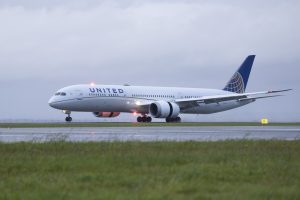 United Airlines cuts LA to Auckland