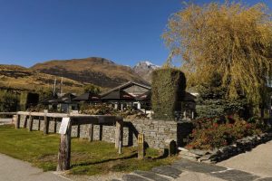 Glenorchy Hotel hits the market